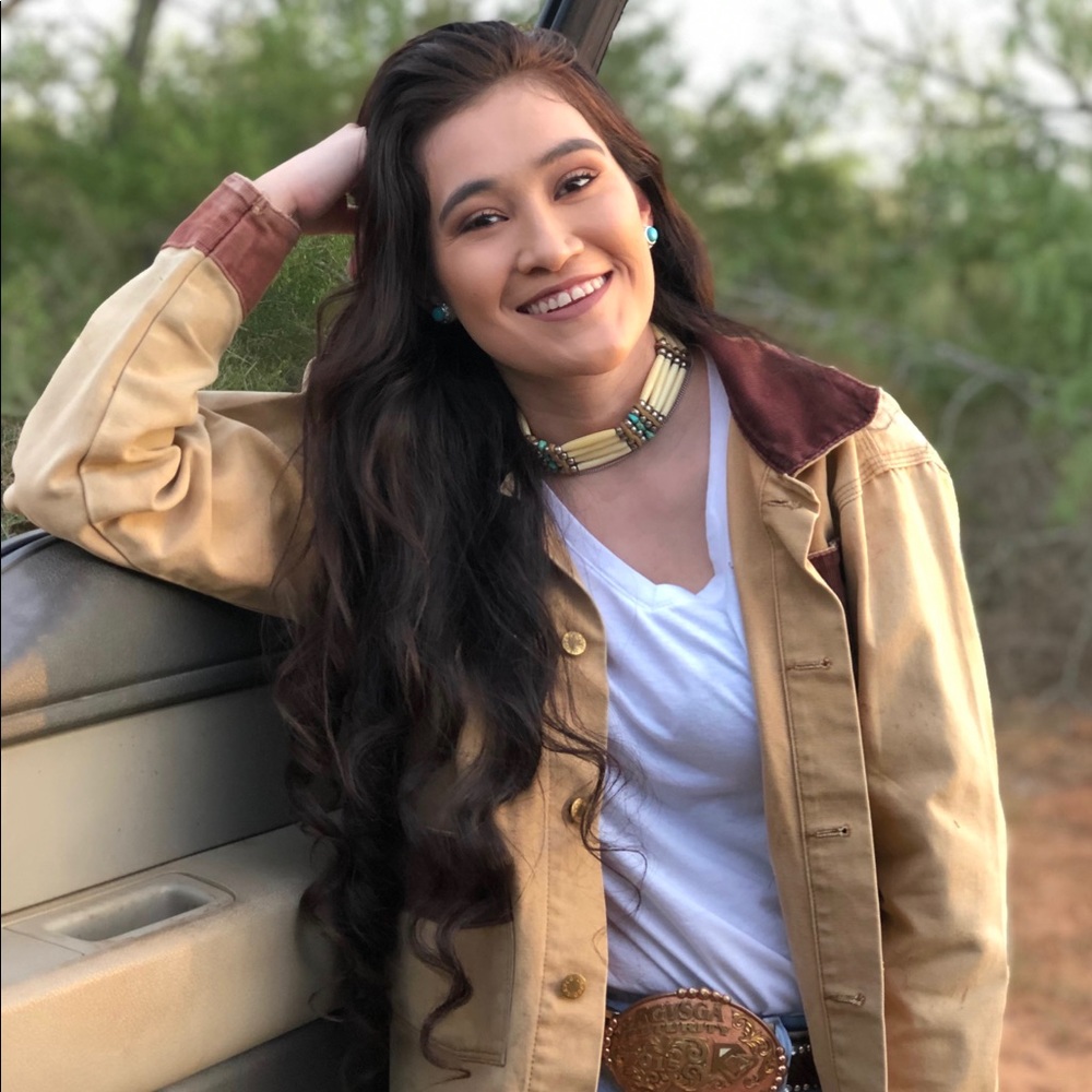 Meet your Posher, Olivia